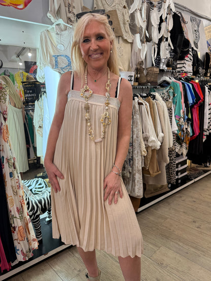 Robe plissée strass beige
