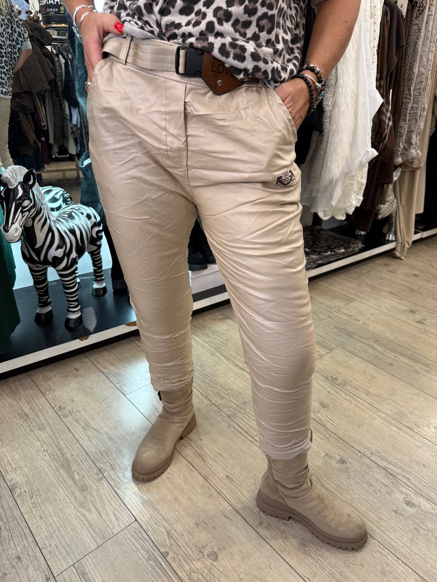 Pantalon simili beige