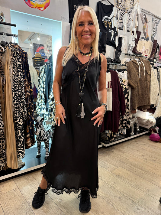 Robe dentelle noire longue