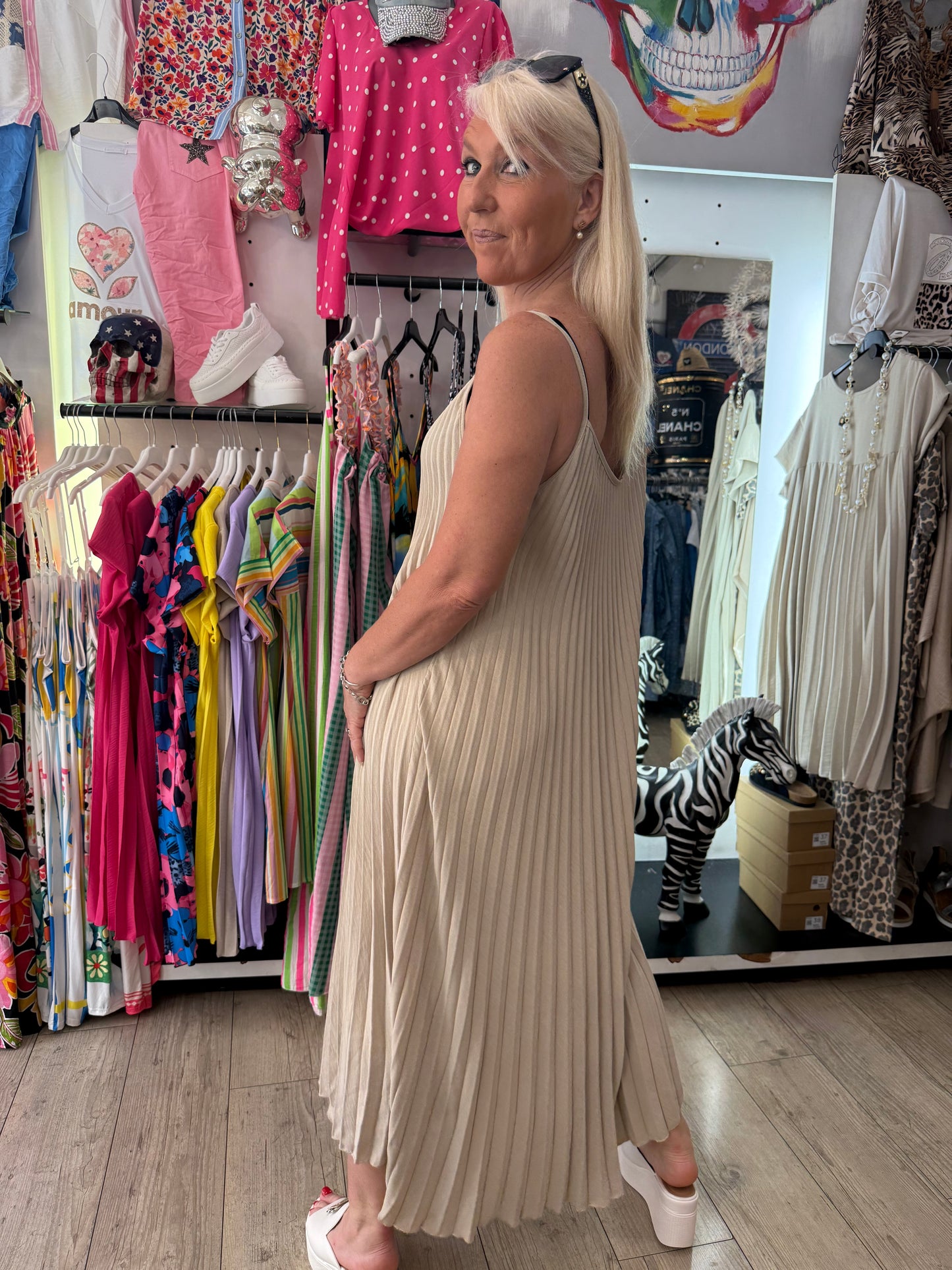Robe plissée beige