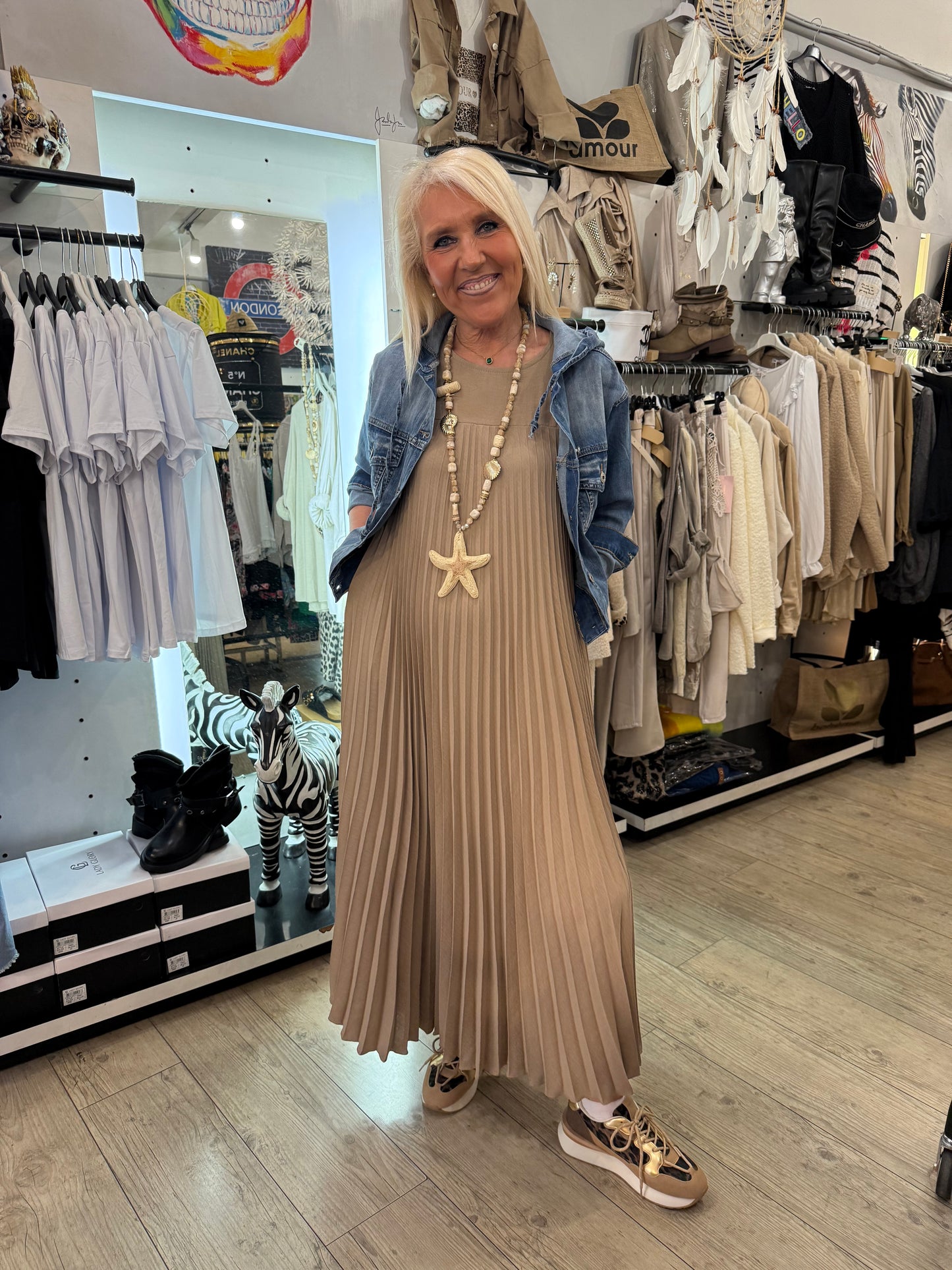 Robe plissée longue camel