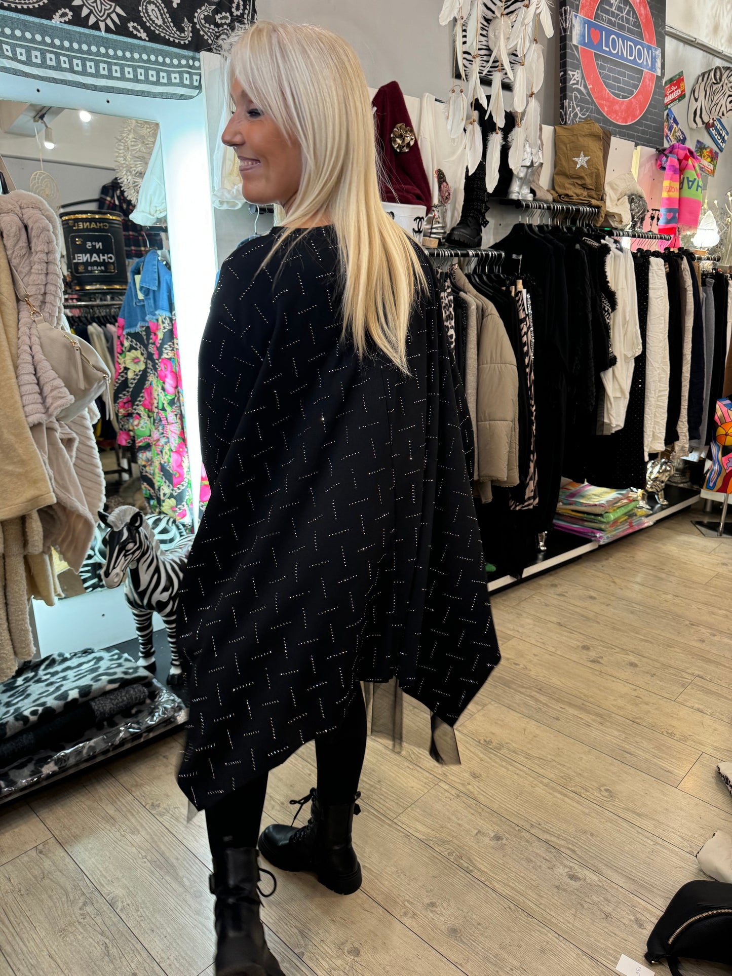 Robe voile noire strass