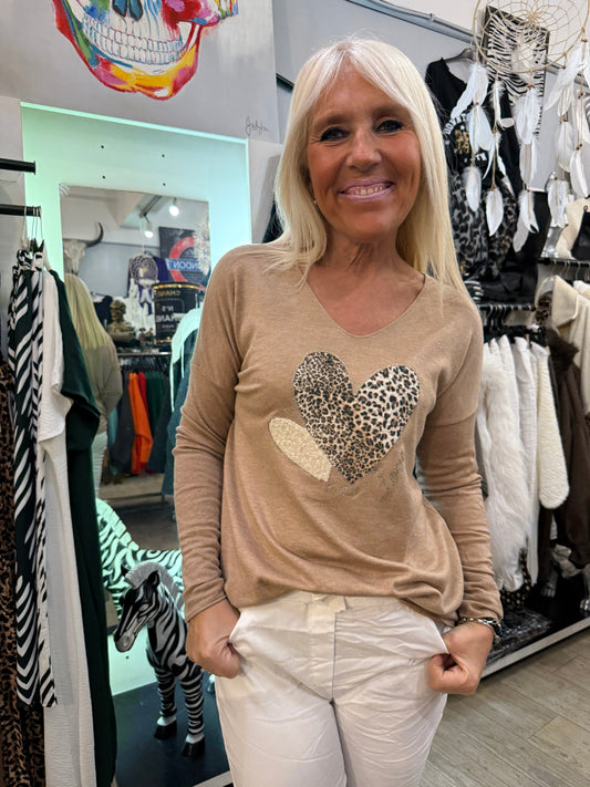 Pull love leo camel