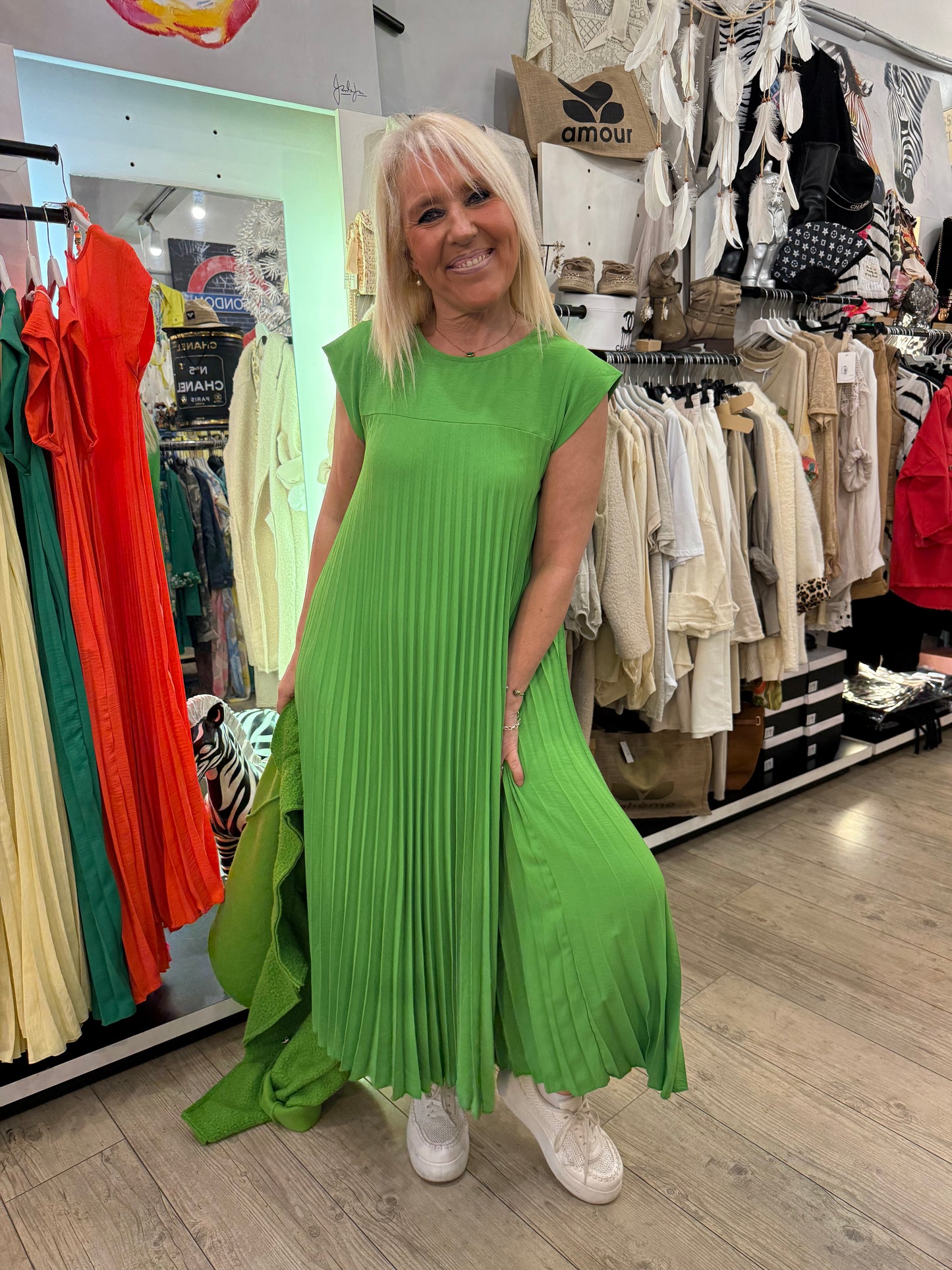 Robe plissée longue vert pomme