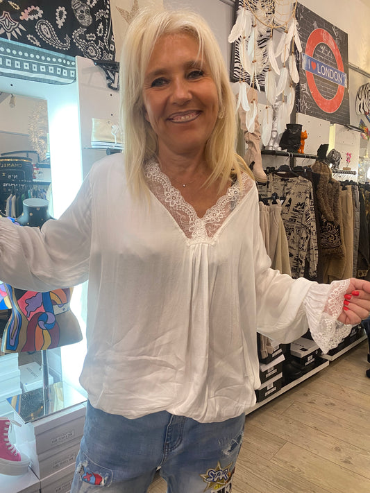 Tunique  gde taille blanc poignet dentelle