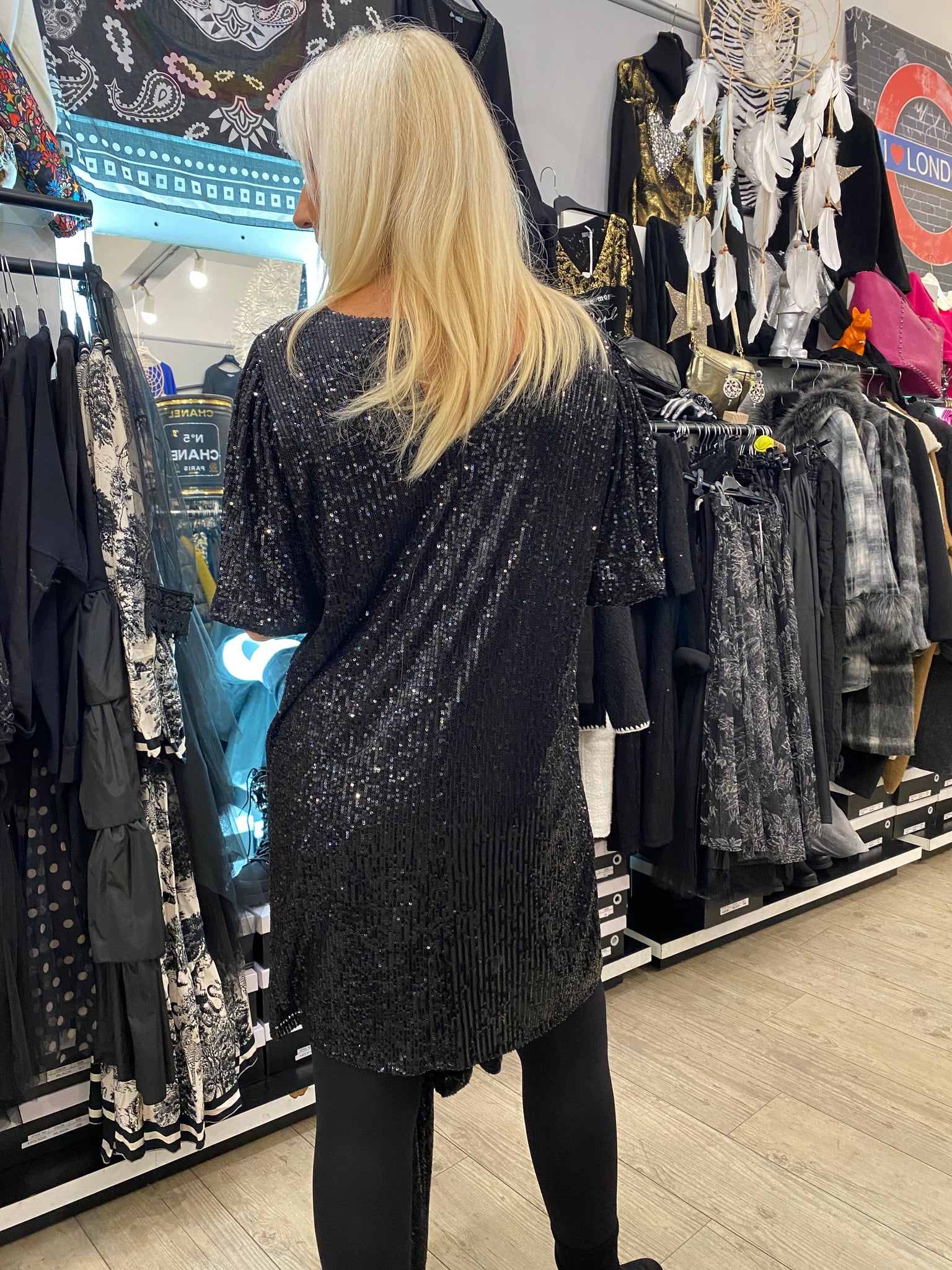 Robe pailletée noire