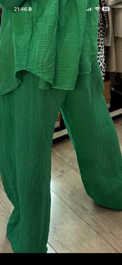 Pantalon gaz de coton vert