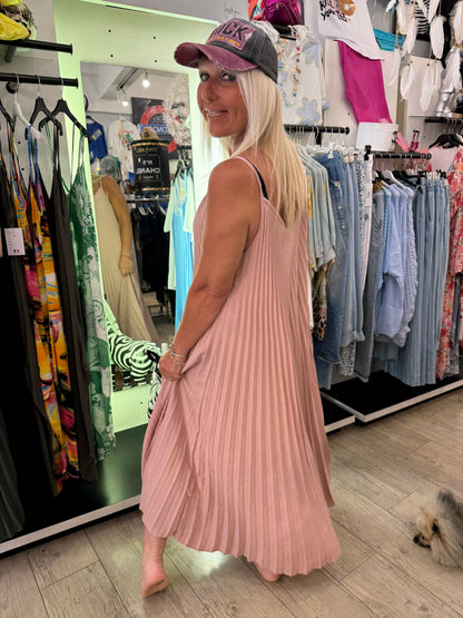 Robe plissée rose