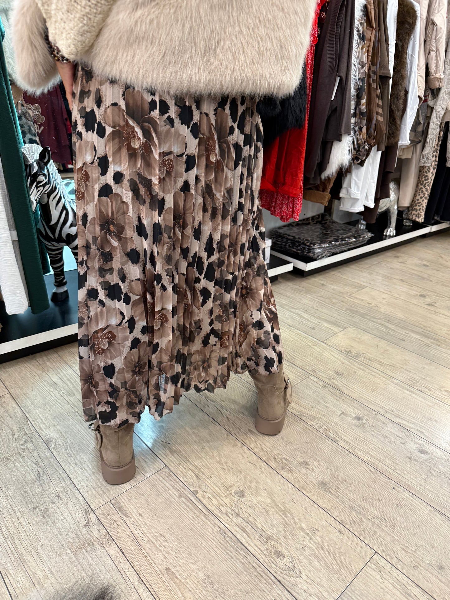 Jupe plisee beige Flowers