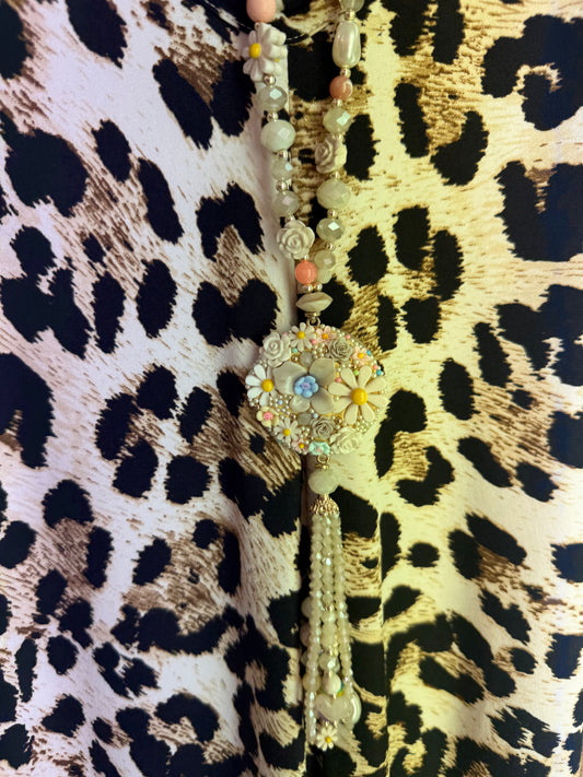 Sautoir beige Flowers