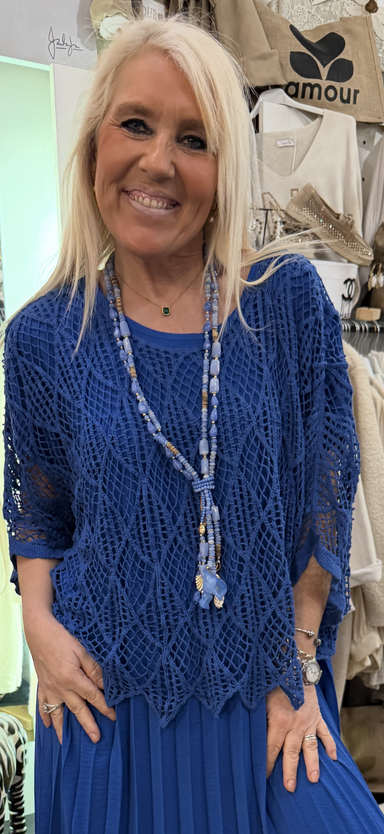 Pull macramé bleu roi