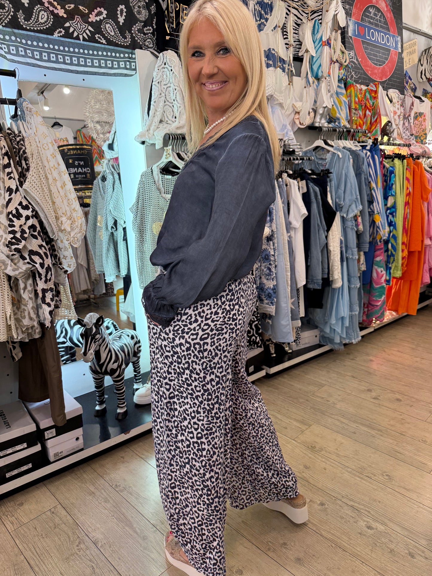 Top dentelle bleu jean poignet dentelle